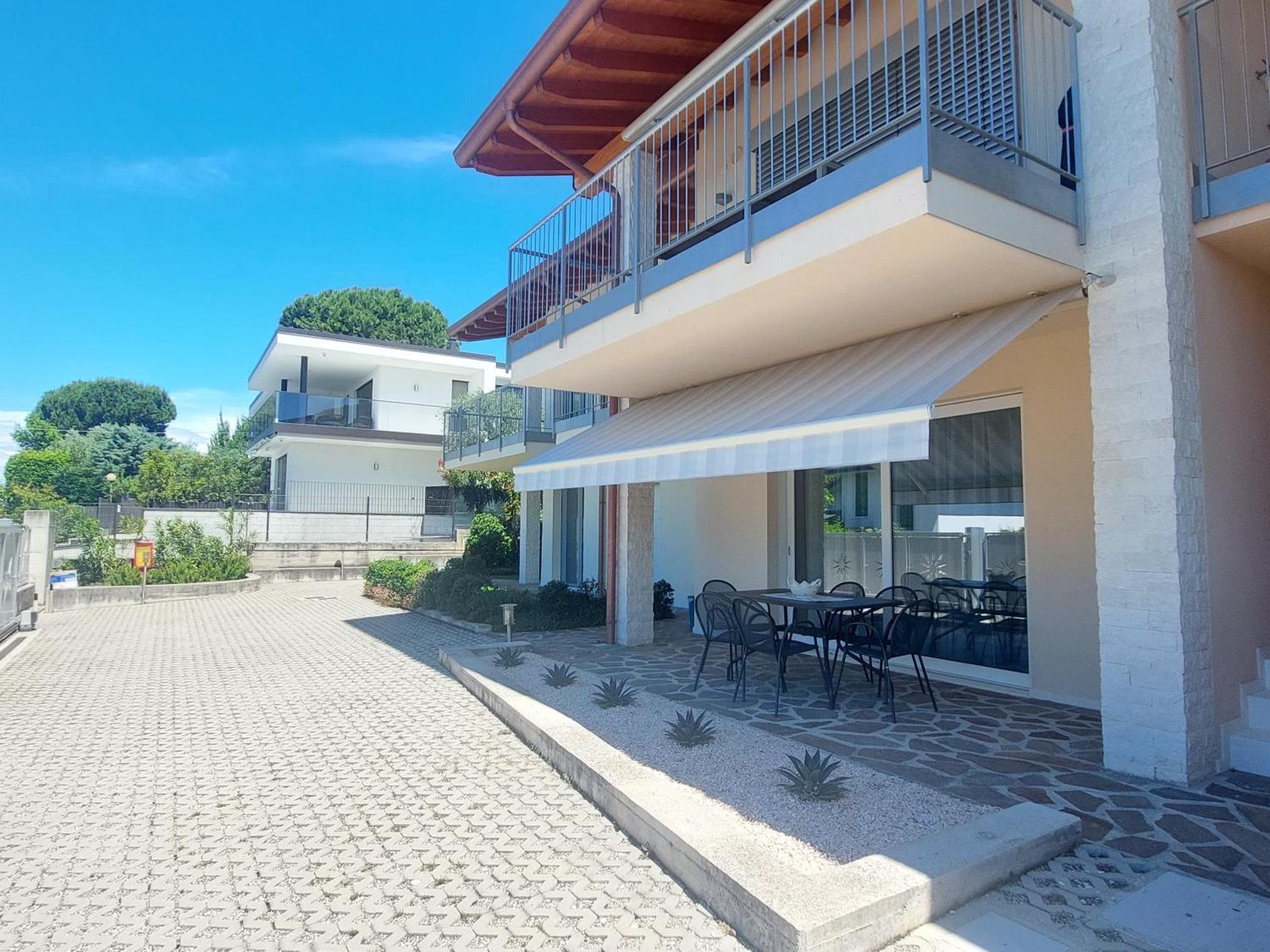 Apartment Brezza Di Lago - Regarda Travel Lazise Zewnętrze zdjęcie